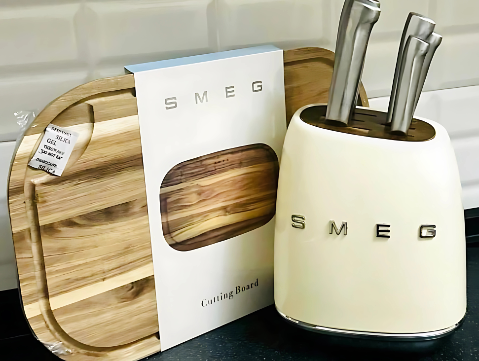 SMEG High-Quality Cutting Board