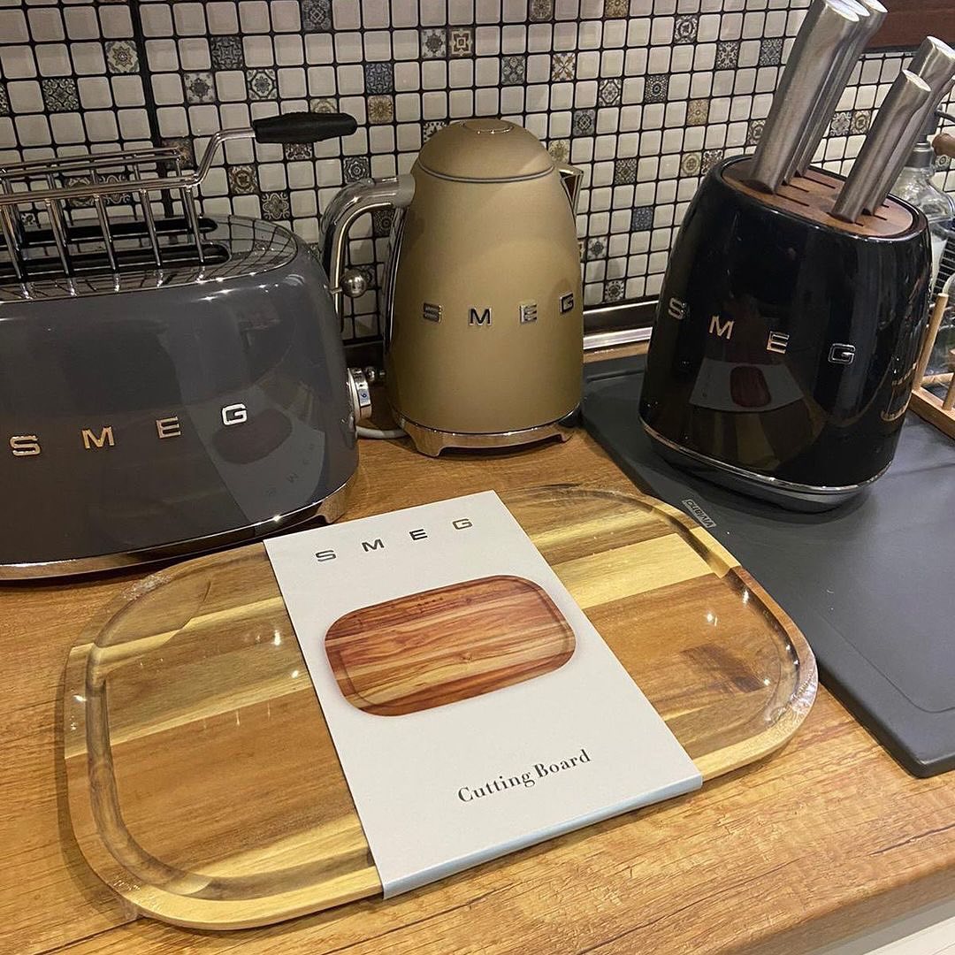 SMEG High-Quality Cutting Board